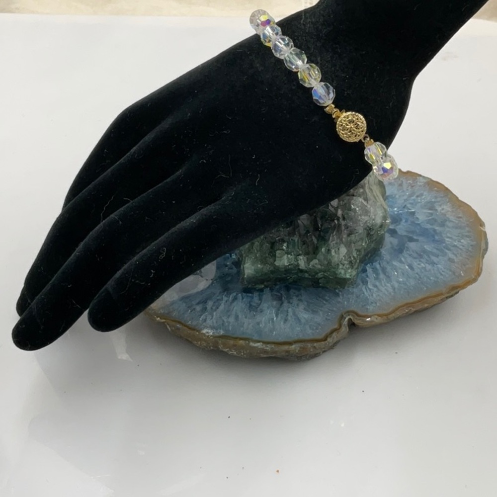 7” Aurora Borealis Sparkling Iridescent Beaded Bracelet With Gold Clasp - Picture 3 of 6